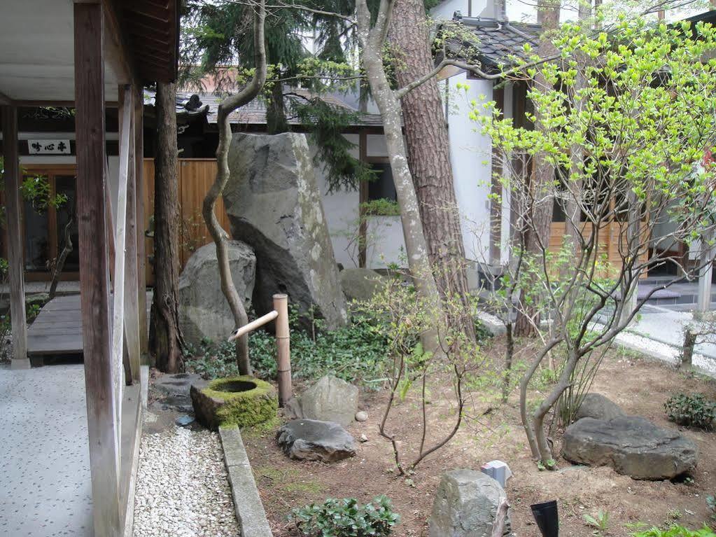 Отель Jinpyokaku Яманути Экстерьер фото
