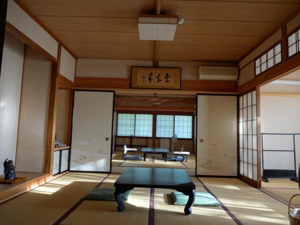 Отель Jinpyokaku Яманути Экстерьер фото